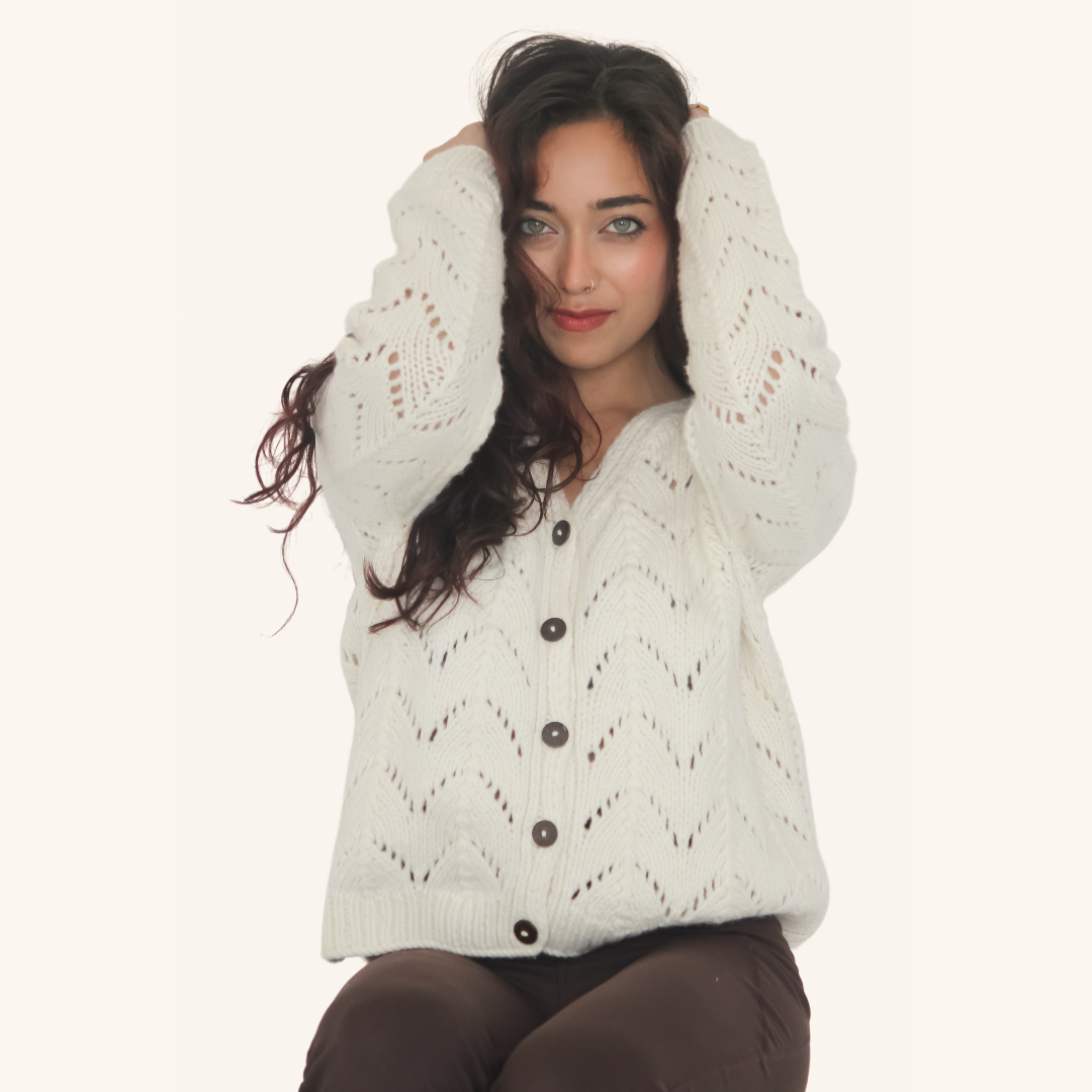 Kaze Woolen Cardigan – Light, Breezy Elegance in Handknitted Wool