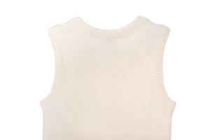 Fabric and collar - magnified view